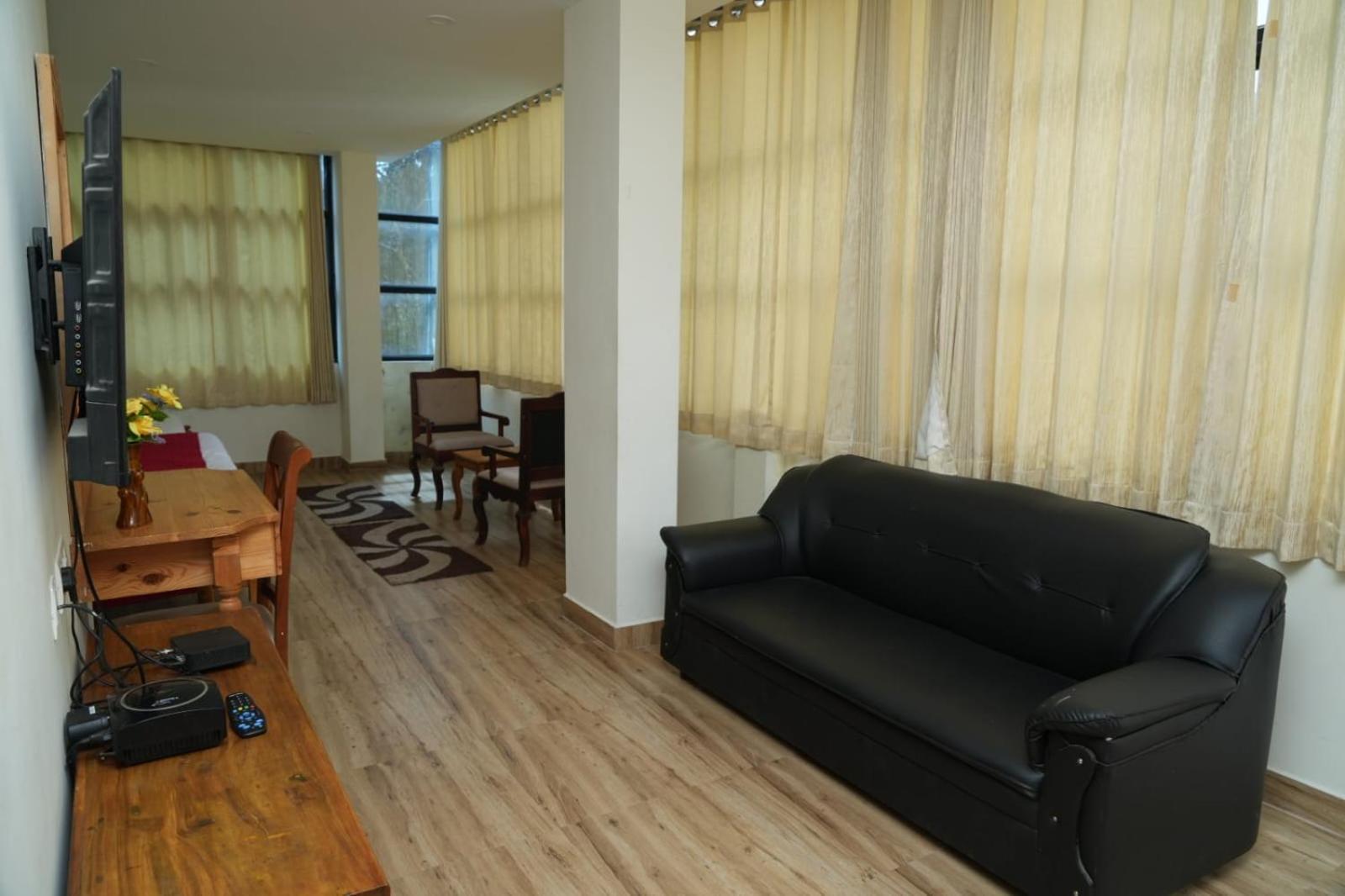 Vetrivel International By Brown Tree Resorts Kodaikanal Exterior photo