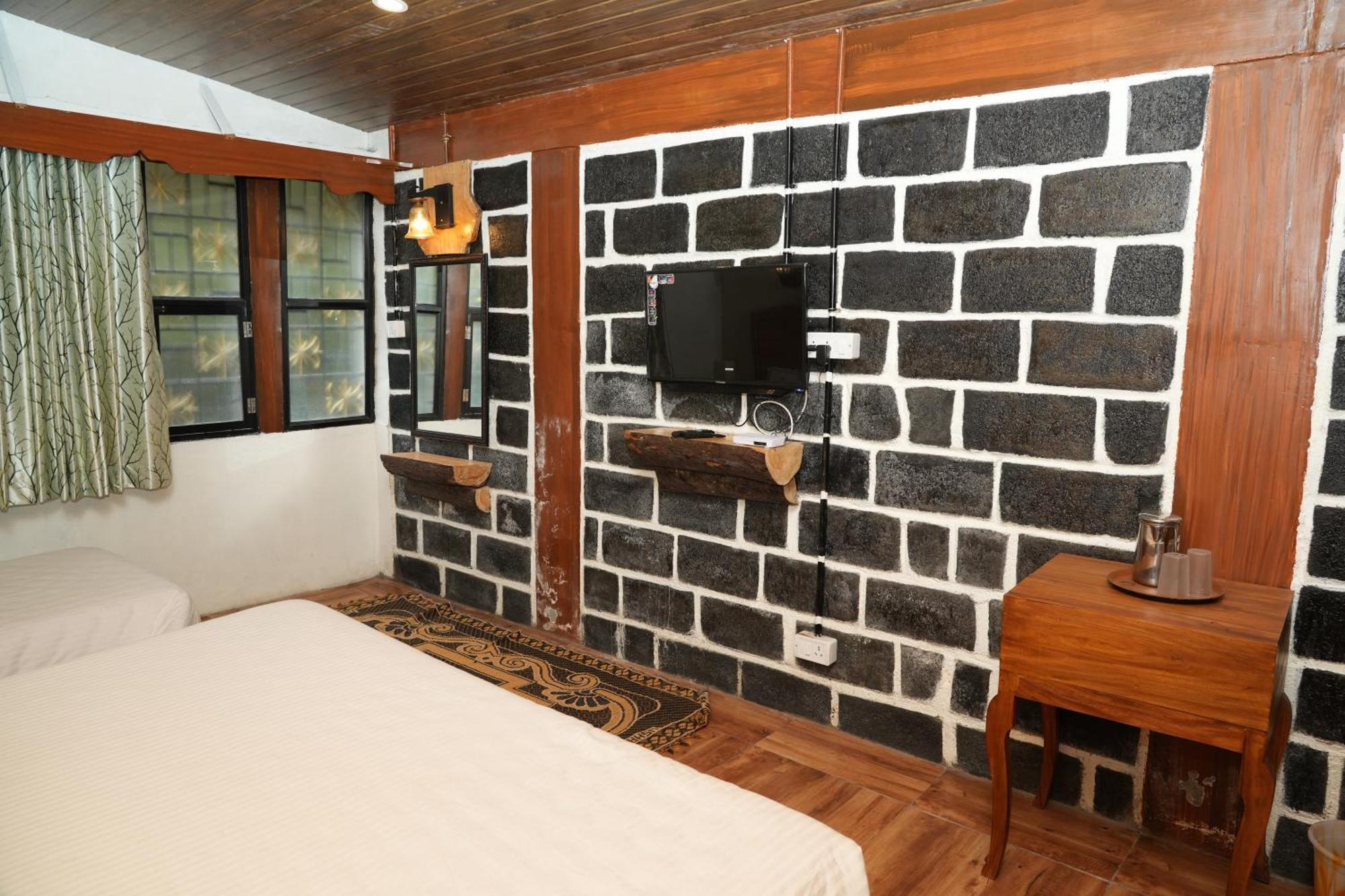Vetrivel International By Brown Tree Resorts Kodaikanal Exterior photo